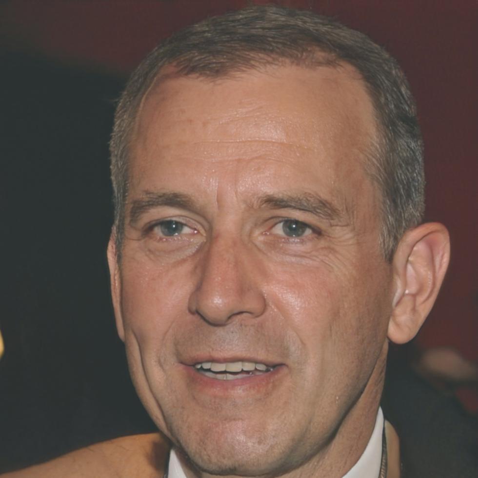 Portrait de Théophile Marchand, Directeur Stratégie Financière